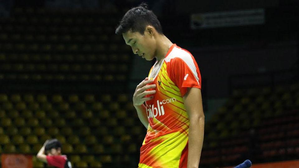 Ekspresi kekecewaan Jonathan Christie setelah pertandingan.